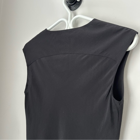 Judith & Charles Silk V-neck Top - Picture 5 of 8